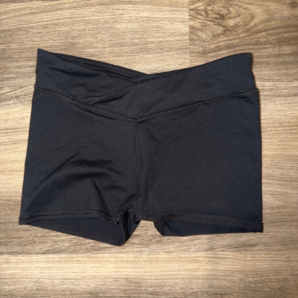 Fabletics Black High Rise Short‎ Shorts Women's Medium Stretch Athletic Gym